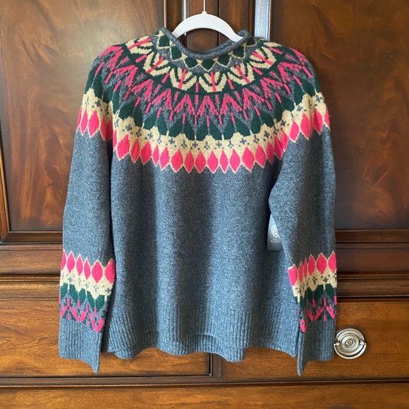Colorful gorgeous sweater-new. - Picture 1 of 4